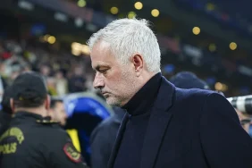 Jose_Mourinho_genc_yldz_adayna_ovguler_yagdrd___On_1739482276